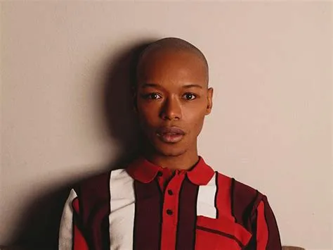 Nakhane Live: A Symphony of Soul and Queer Liberation!  The South African Superstar Breaks Boundaries at Bangkok's Newest Music Venue!