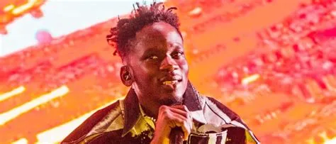  มีคิวร้องไห้หรือหัวเราะ!? มหาเวทีคอนเสิร์ตของ Mr. Eazi ที่กรุงเทพฯ